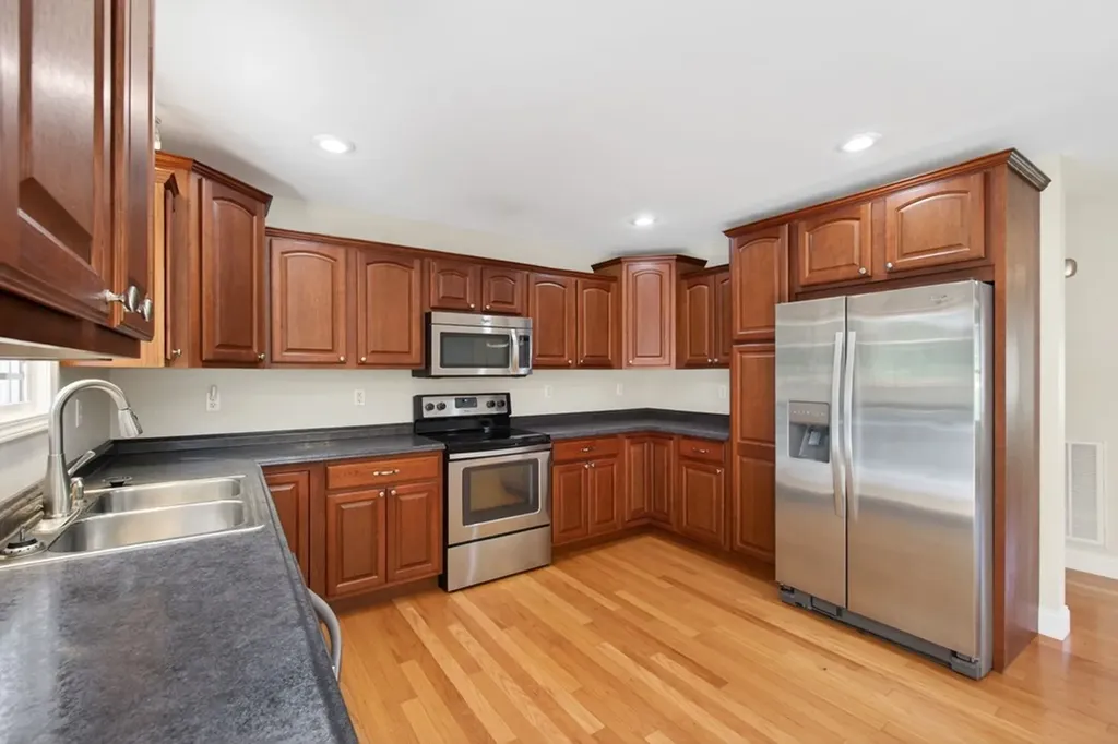 197 Rustling Oaks Sparta TN 38583