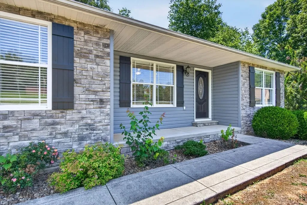 197 Rustling Oaks Sparta TN 38583