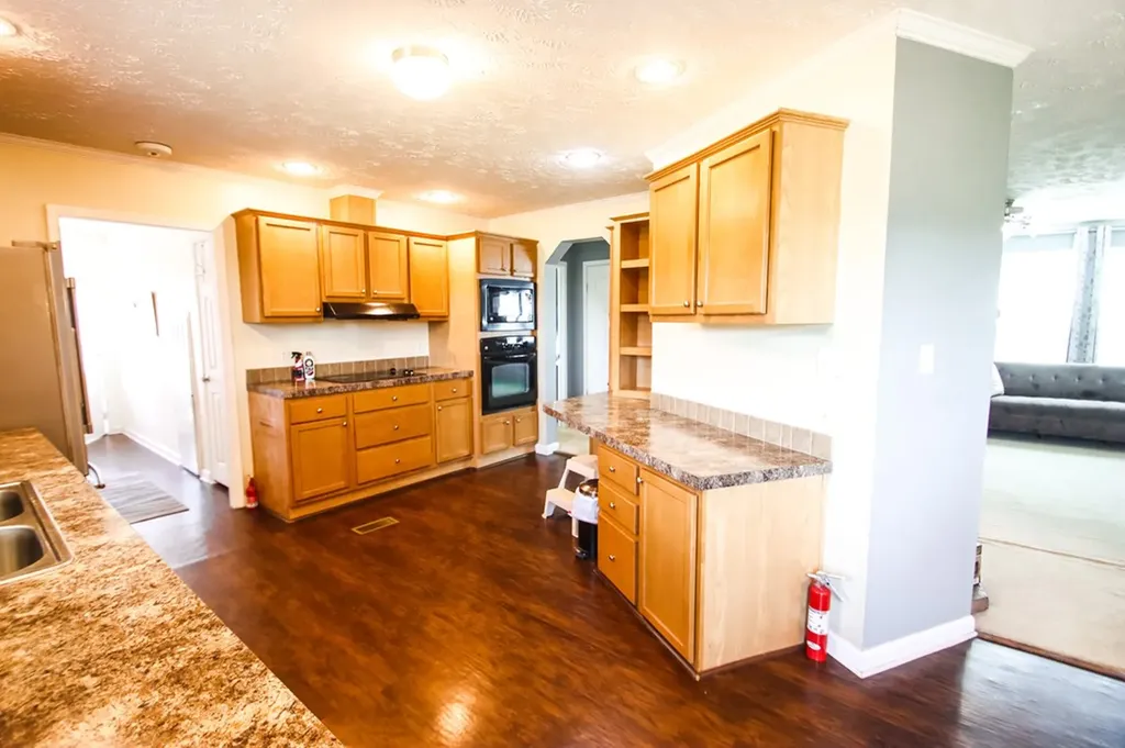 5737 Old Kentucky Road Sparta TN 38583
