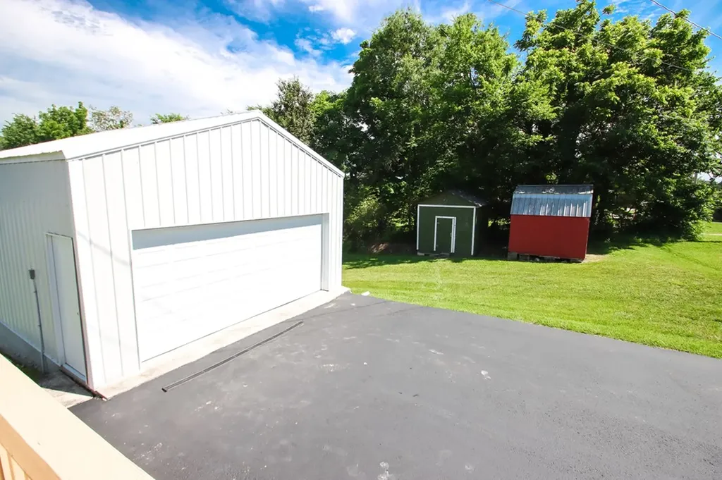 5737 Old Kentucky Road Sparta TN 38583