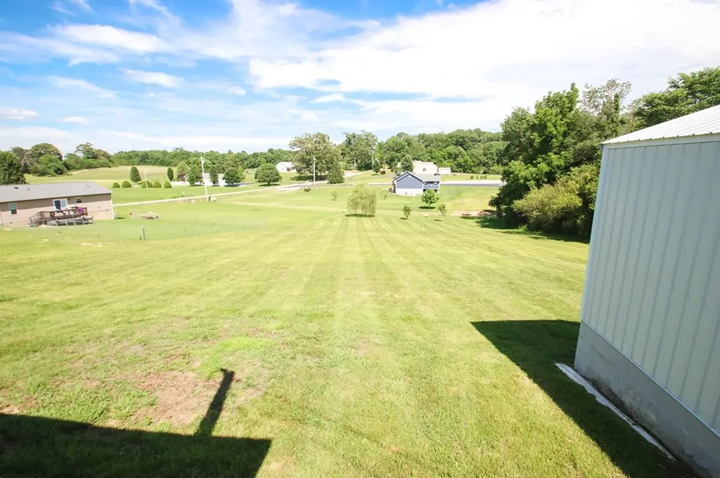 5737 Old Kentucky Road Sparta TN 38583