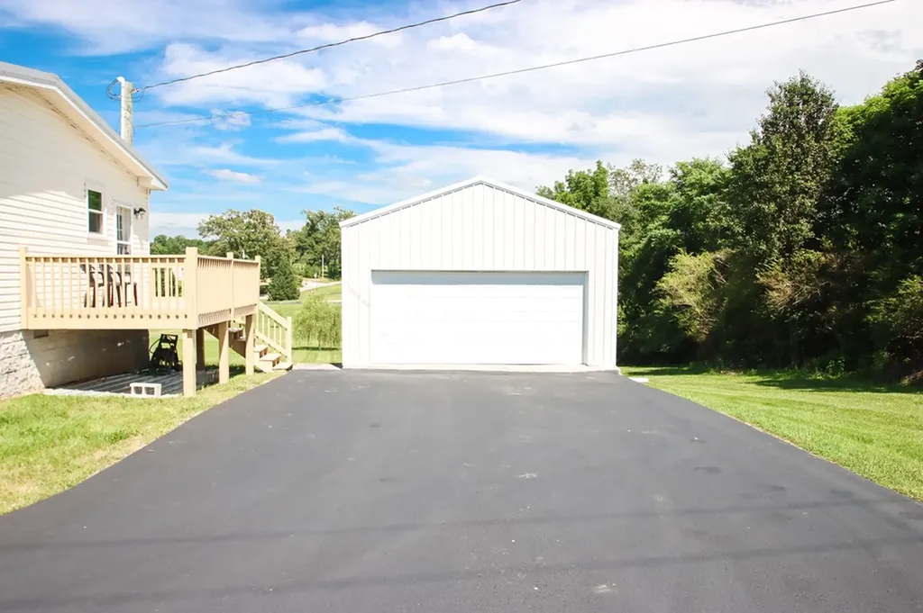 5737 Old Kentucky Road Sparta TN 38583