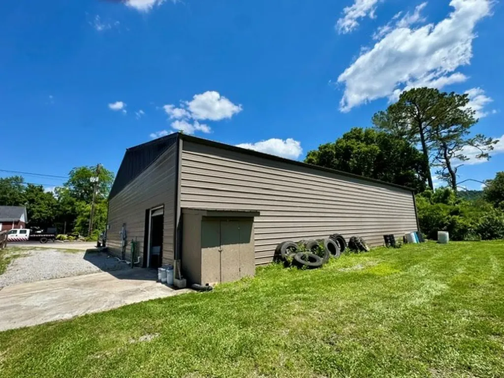 501 Brown Street Celina TN 38551