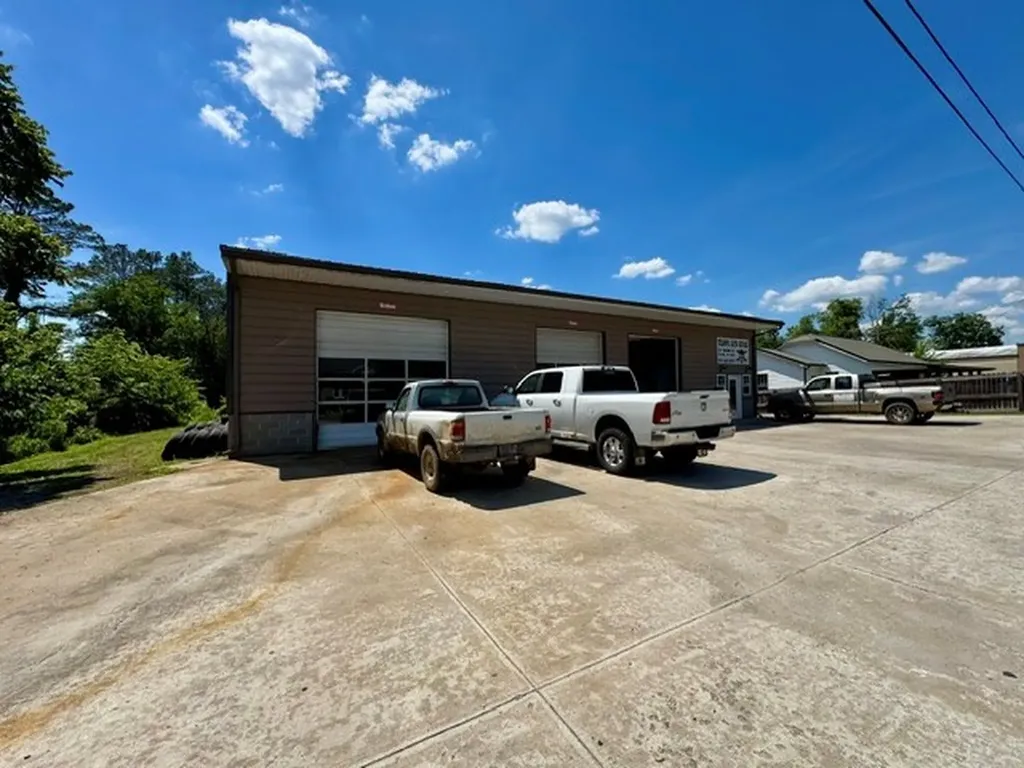 501 Brown Street Celina TN 38551