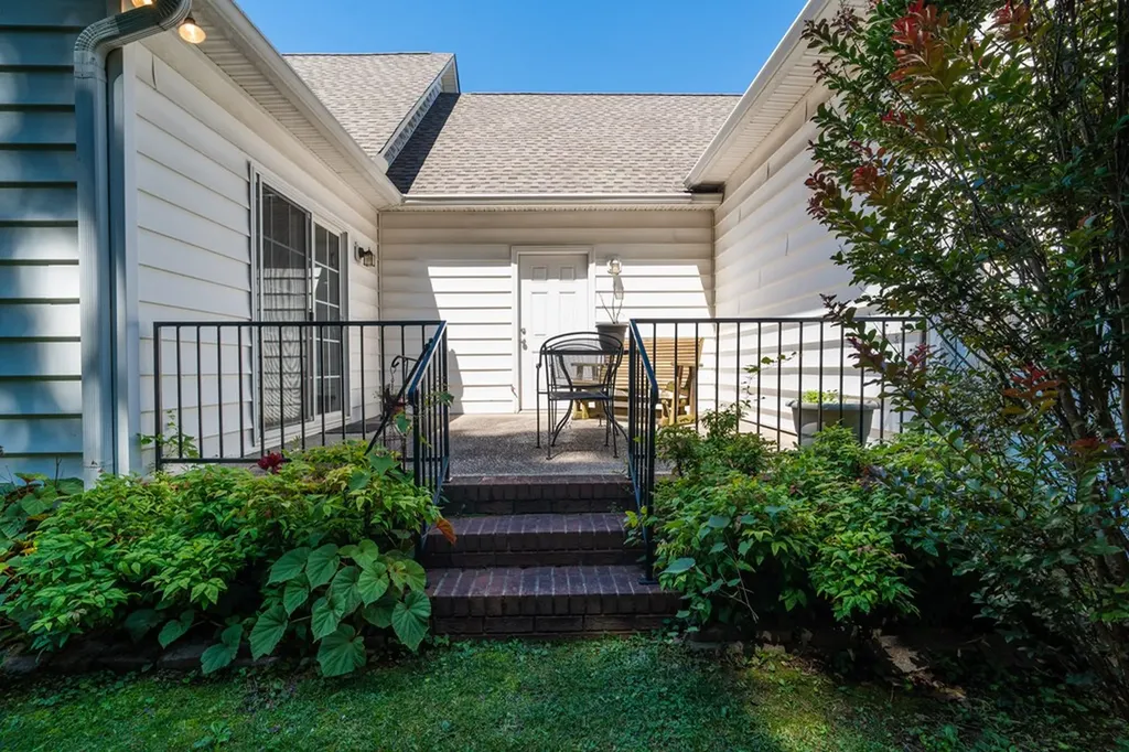 124 St James Place Cookeville TN 38501