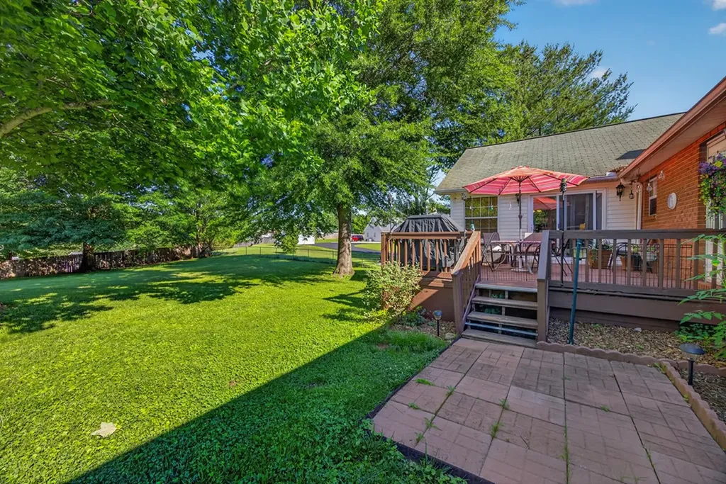2403 N Pointe Cove Circle Cookeville TN 38506