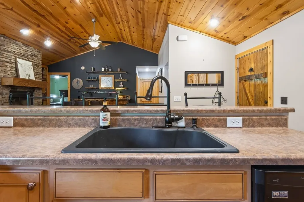 232 Victoria Lane Jamestown TN 38556