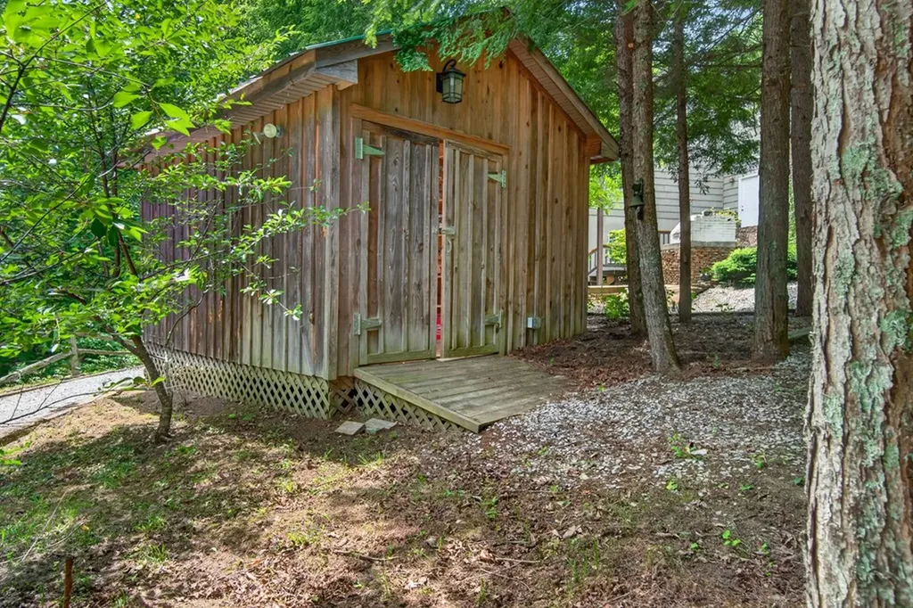 232 Victoria Lane Jamestown TN 38556