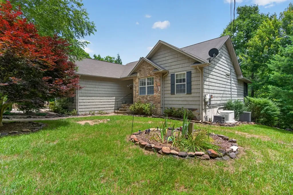 232 Victoria Lane Jamestown TN 38556