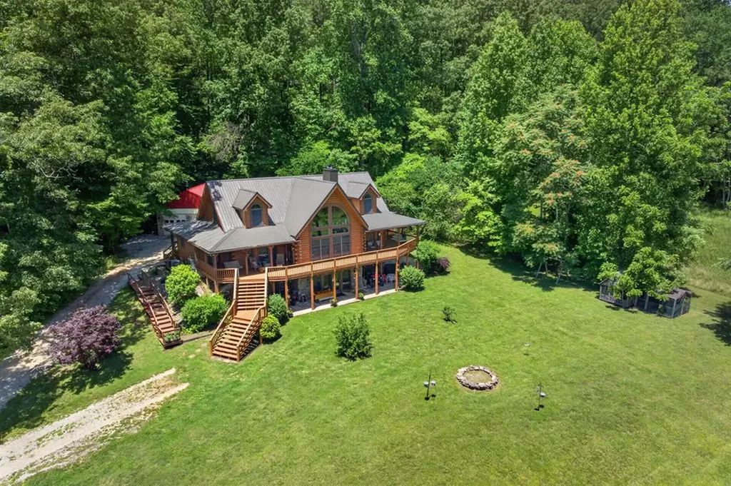 1062 Wilder Highway Alpine TN 38543