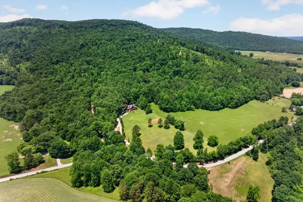 1062 Wilder Highway Alpine TN 38543