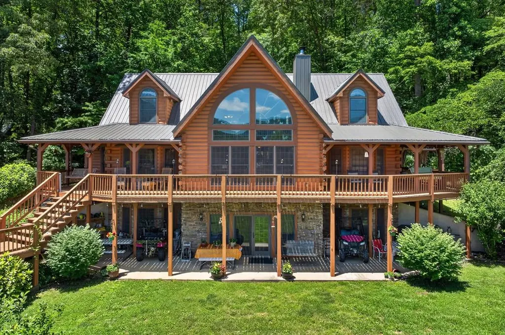 1062 Wilder Highway Alpine TN 38543