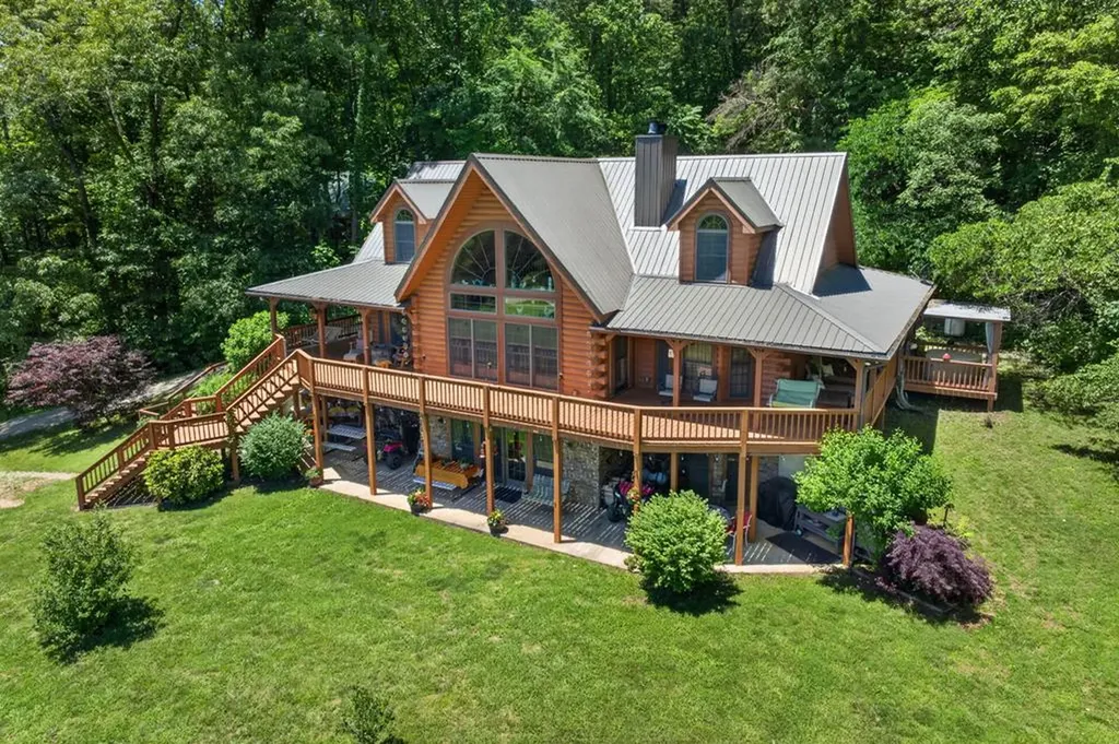 1062 Wilder Highway Alpine TN 38543