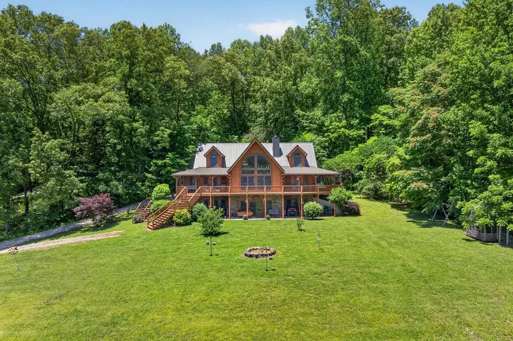 1062 Wilder Highway Alpine TN 38543