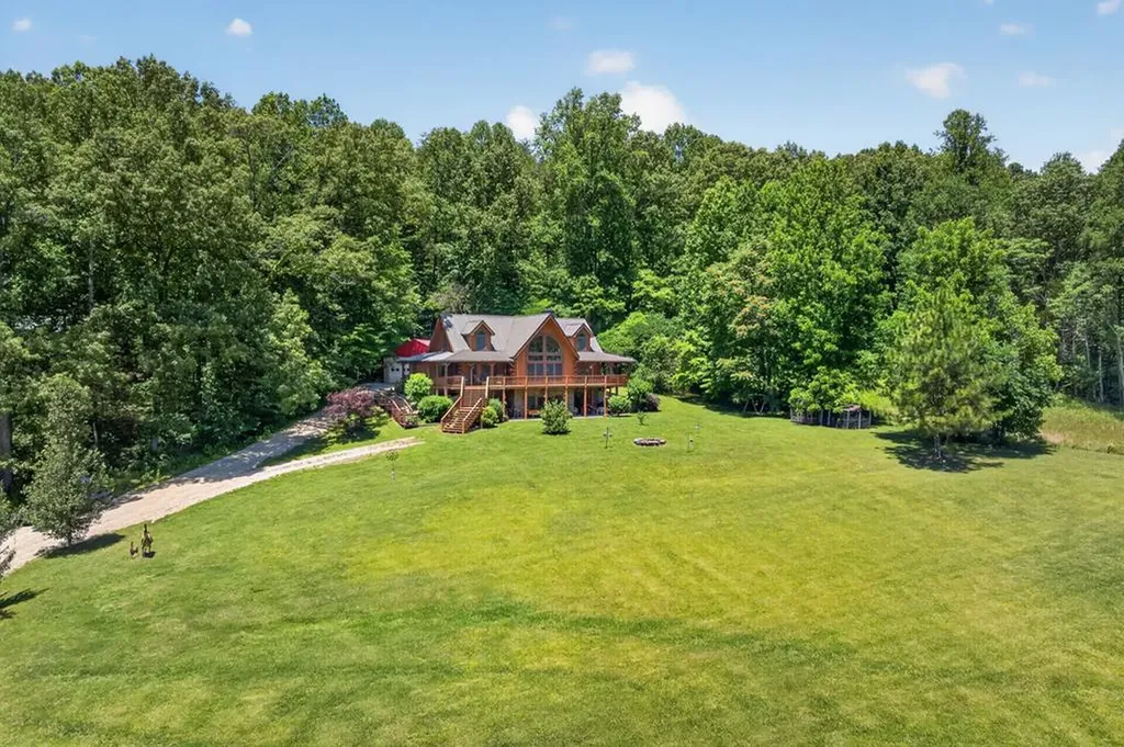 1062 Wilder Highway Alpine TN 38543