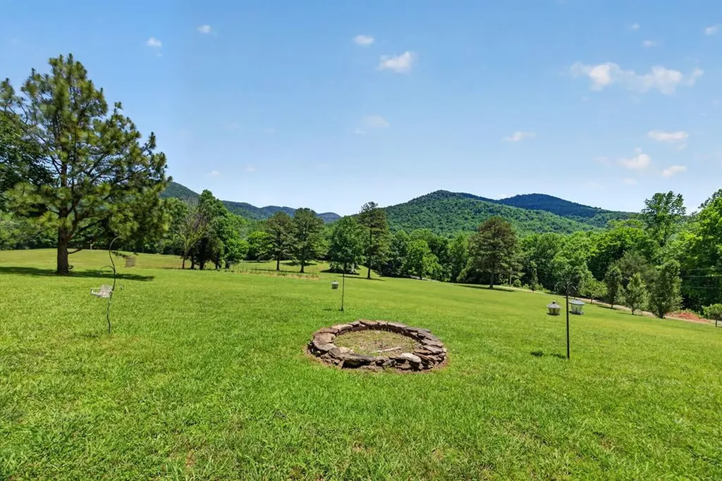 1062 Wilder Highway Alpine TN 38543