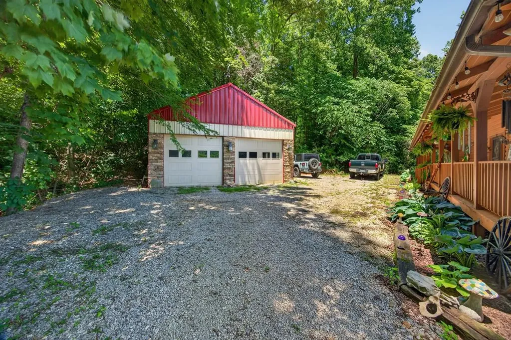 1062 Wilder Highway Alpine TN 38543