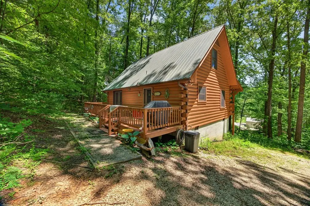 1062 Wilder Highway Alpine TN 38543