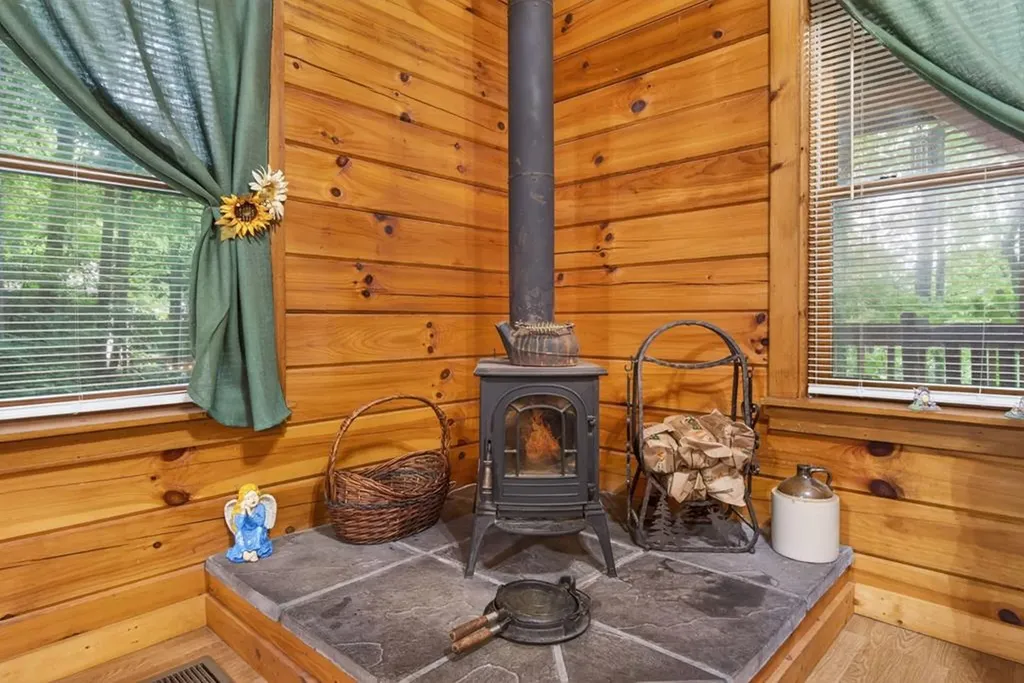 1062 Wilder Highway Alpine TN 38543