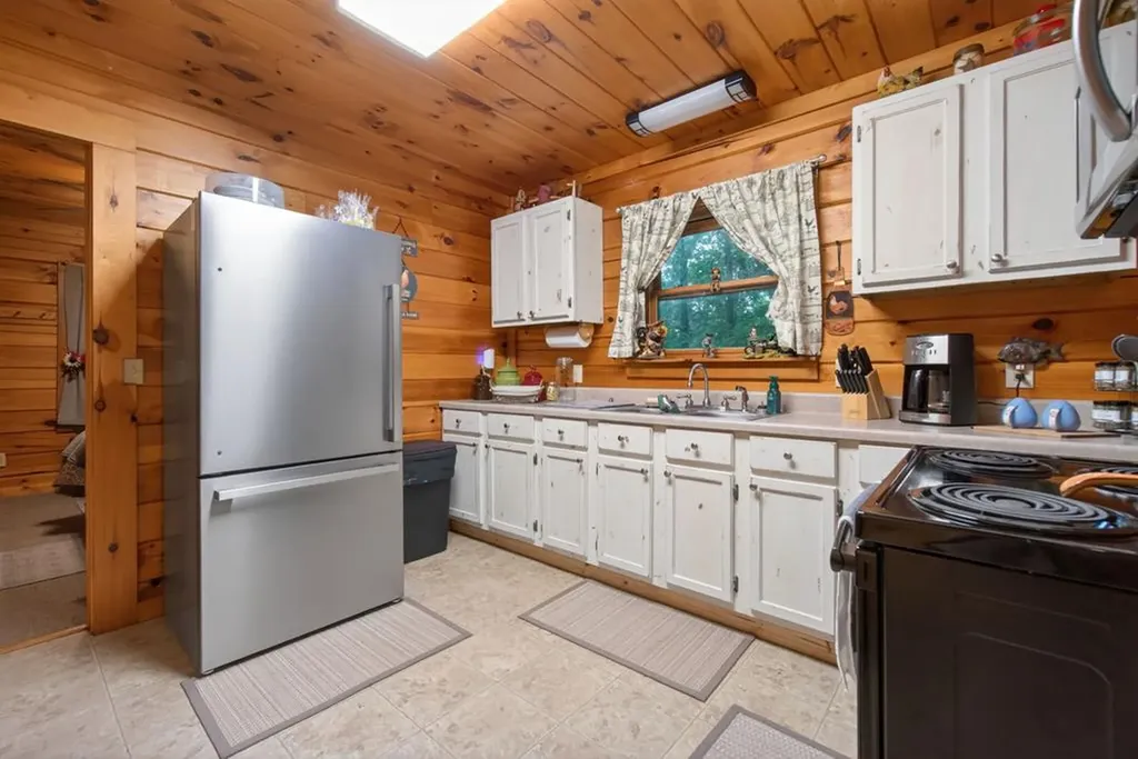 1062 Wilder Highway Alpine TN 38543