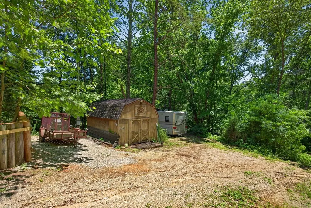1062 Wilder Highway Alpine TN 38543
