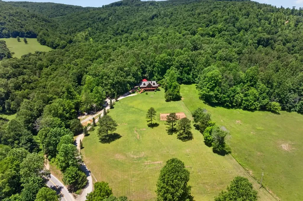 1062 Wilder Highway Alpine TN 38543