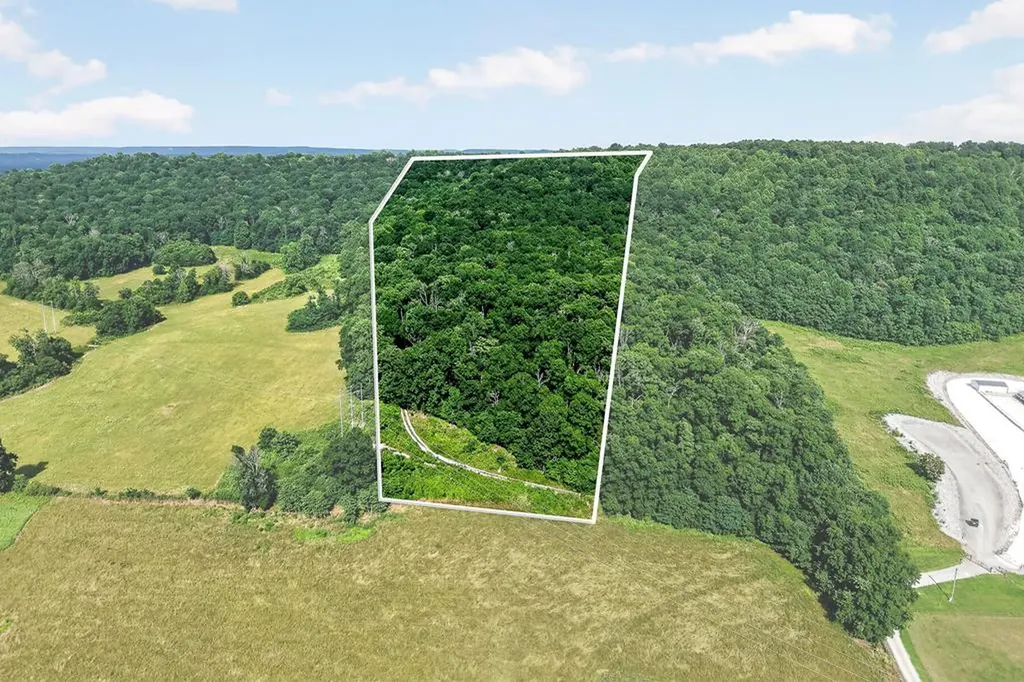 23AC Moore Cove Road Quebeck TN 38579