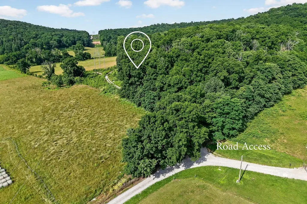 23AC Moore Cove Road Quebeck TN 38579