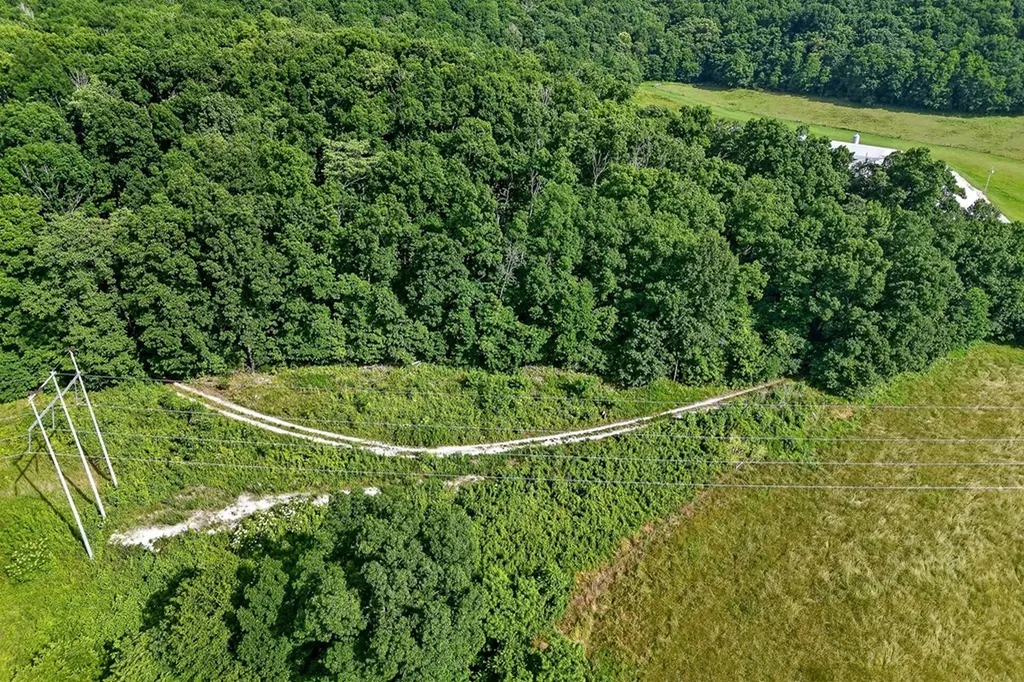 23AC Moore Cove Road Quebeck TN 38579