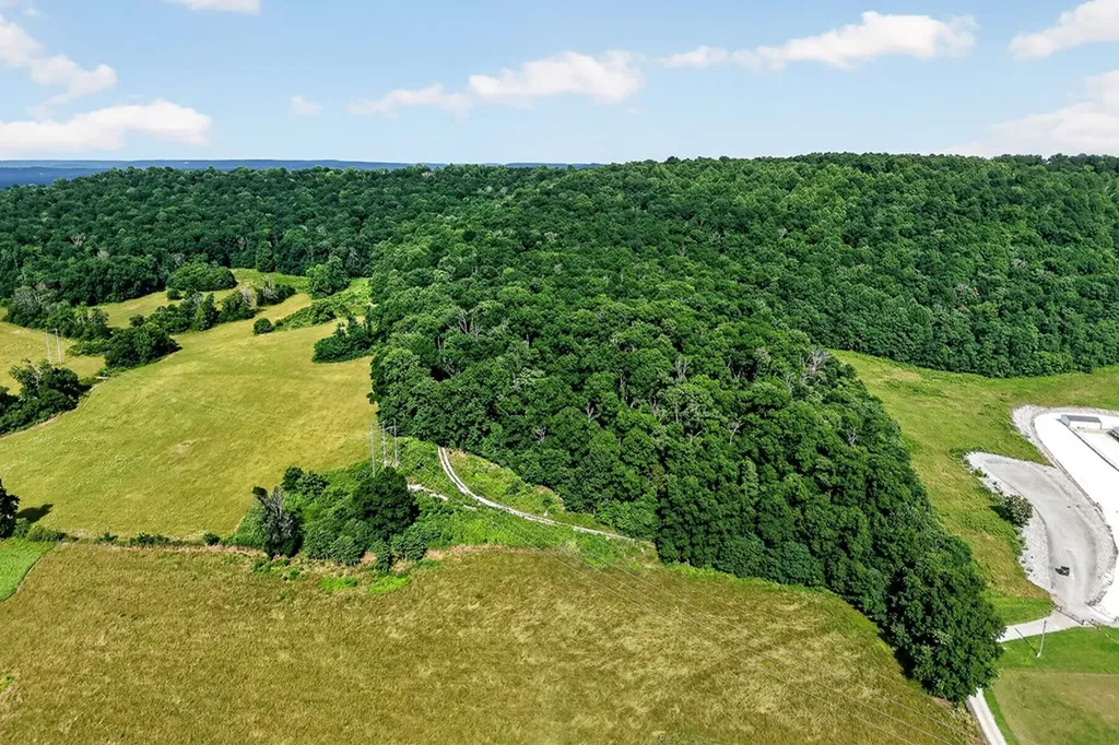 23AC Moore Cove Road Quebeck TN 38579