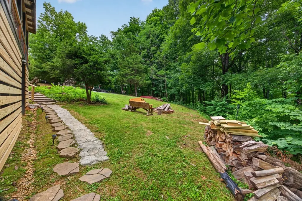 802 Livingston Boat Dock Road Allons TN 38541