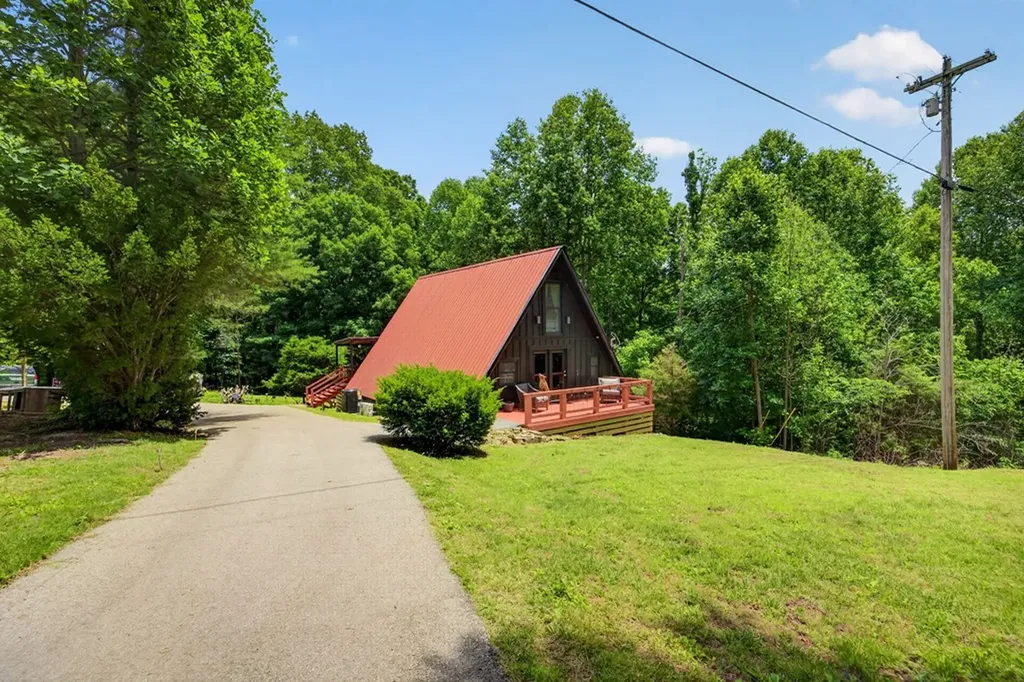 802 Livingston Boat Dock Road Allons TN 38541