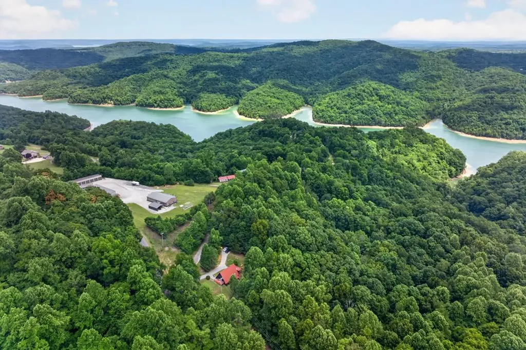 802 Livingston Boat Dock Road Allons TN 38541