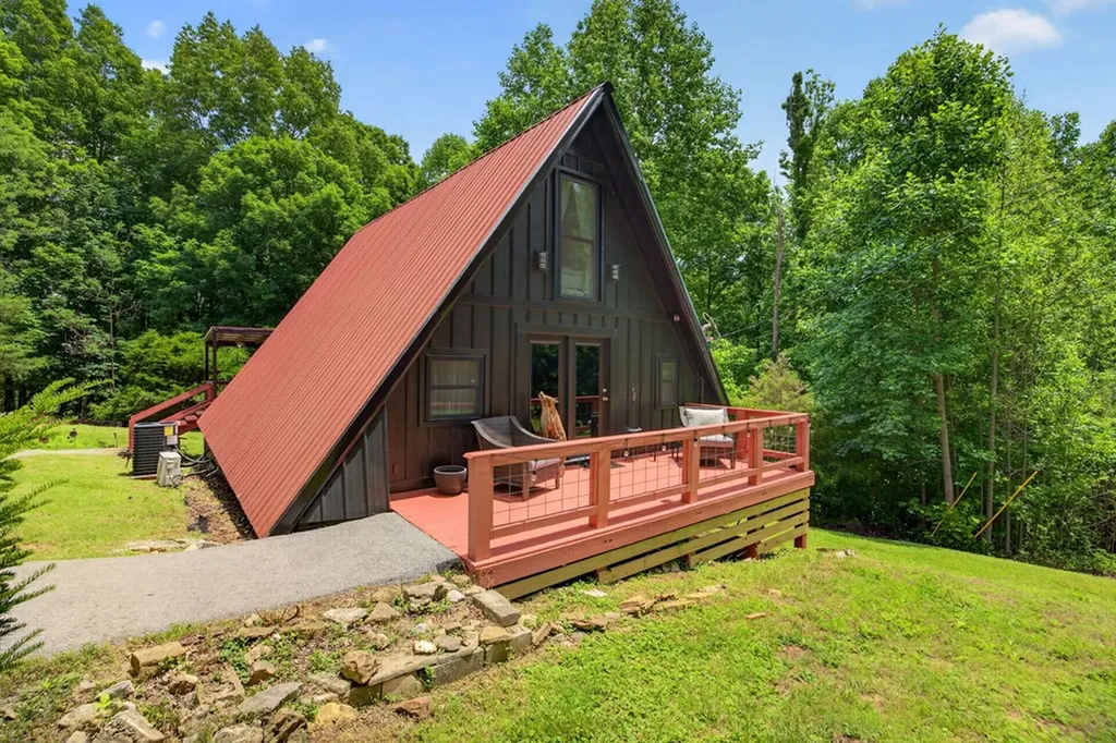 802 Livingston Boat Dock Road Allons TN 38541