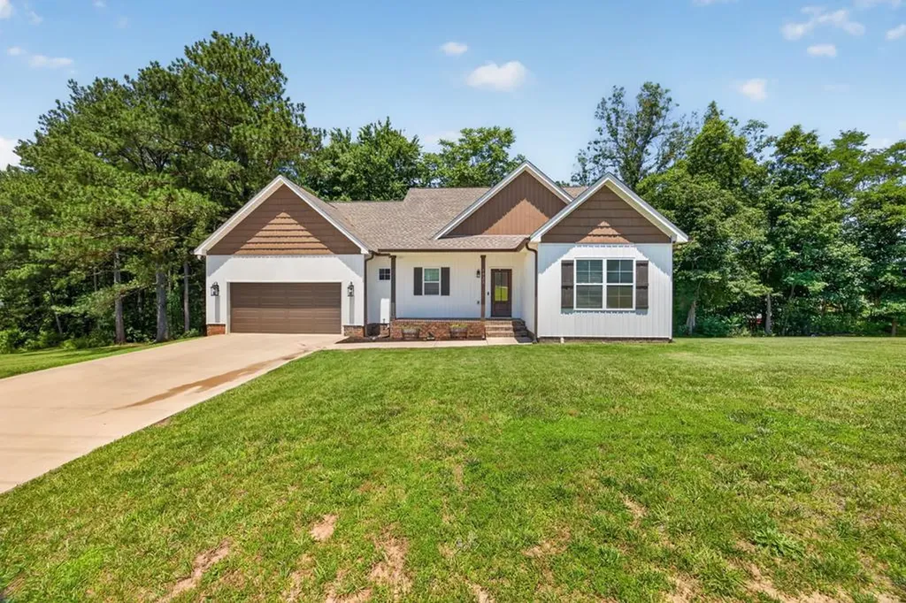 1925 Goolsby Lane Cookeville TN 38506