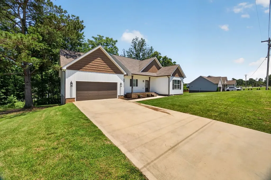 1925 Goolsby Lane Cookeville TN 38506