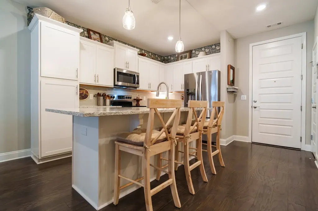 800 Vintage Green Ln Unit 302 Franklin TN 37064-2333