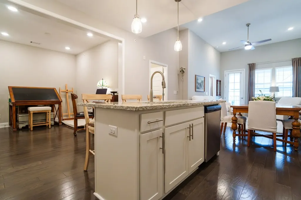 800 Vintage Green Ln Unit 302 Franklin TN 37064-2333