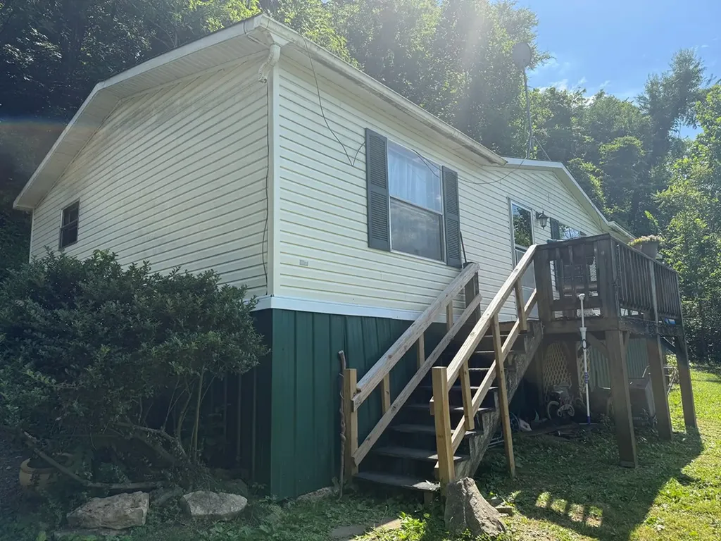 242 Lynch Lane Gainesboro TN 38562