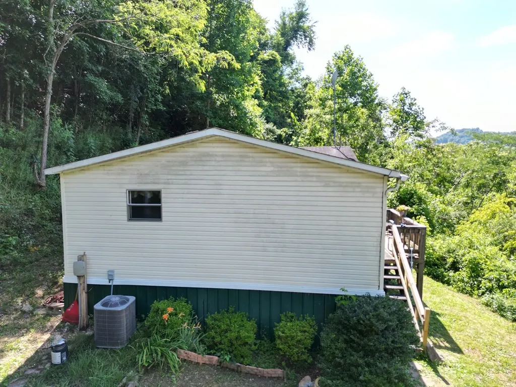 242 Lynch Lane Gainesboro TN 38562