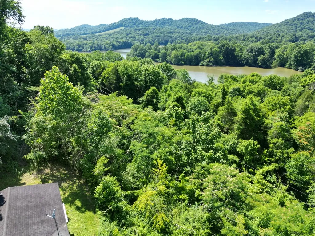242 Lynch Lane Gainesboro TN 38562