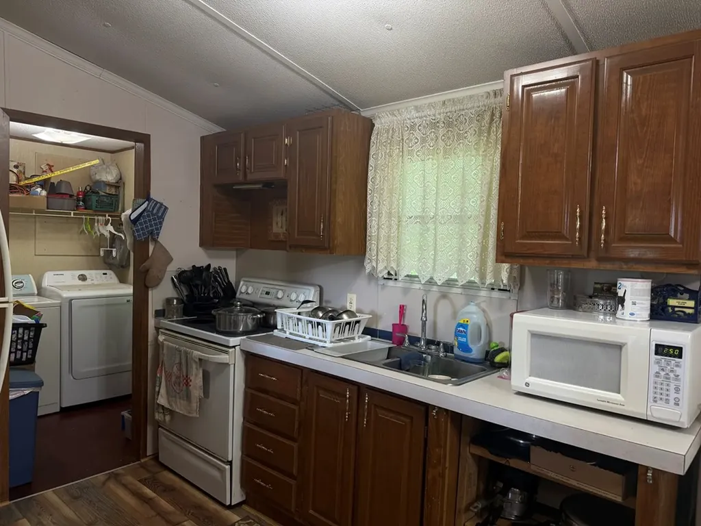 242 Lynch Lane Gainesboro TN 38562
