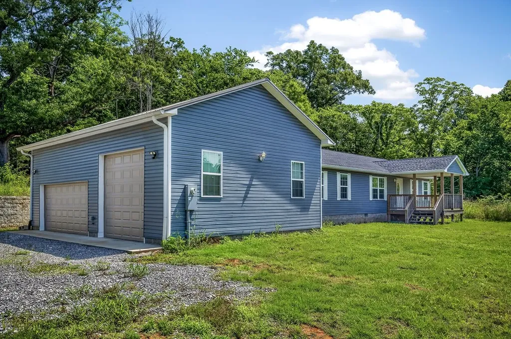 6101 Old Kentucky Road Sparta TN 38583