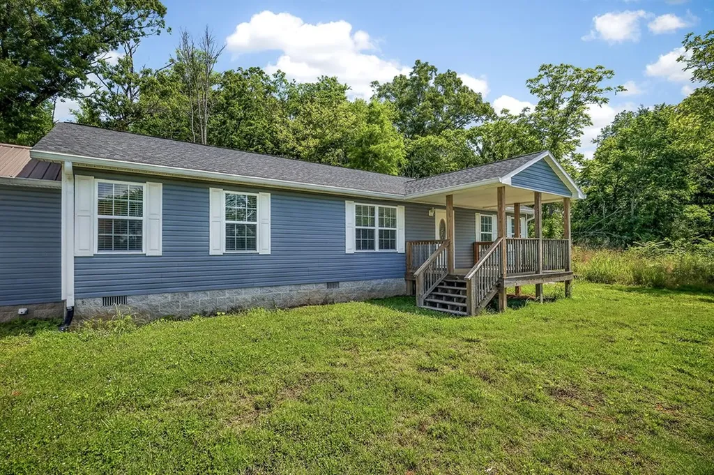 6101 Old Kentucky Road Sparta TN 38583