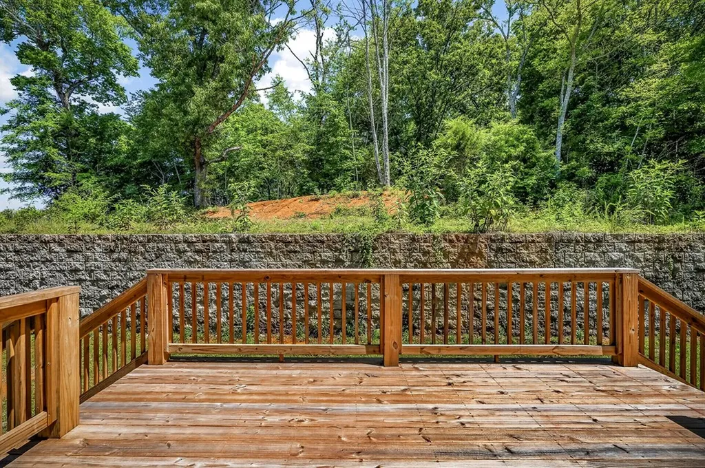 6101 Old Kentucky Road Sparta TN 38583