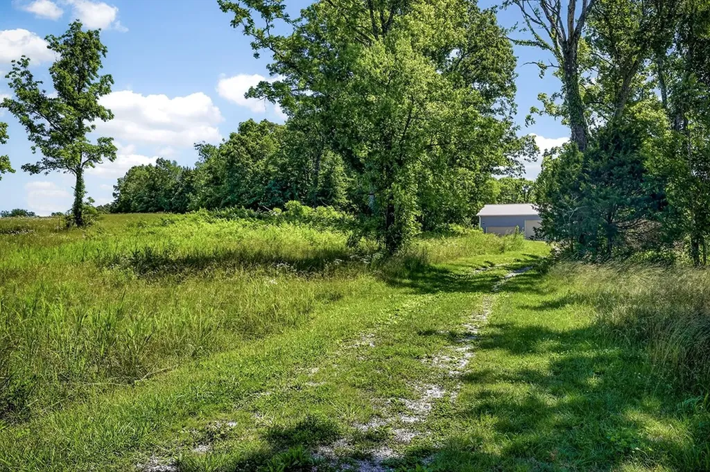 6101 Old Kentucky Road Sparta TN 38583