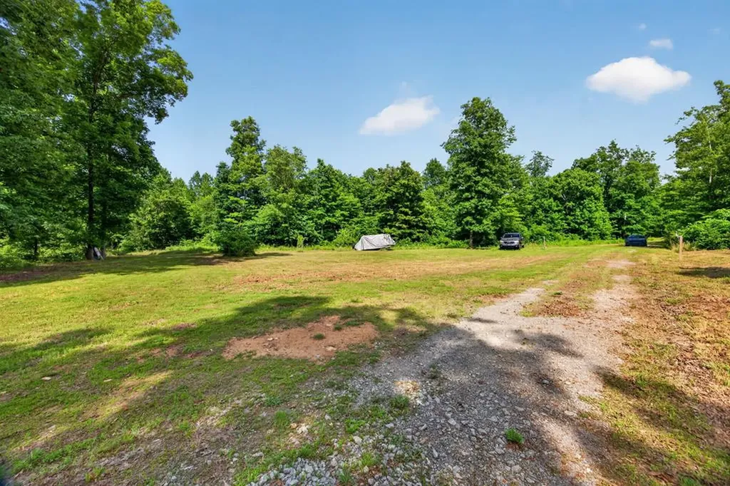 344 Runaway Lane Gainesboro TN 38562