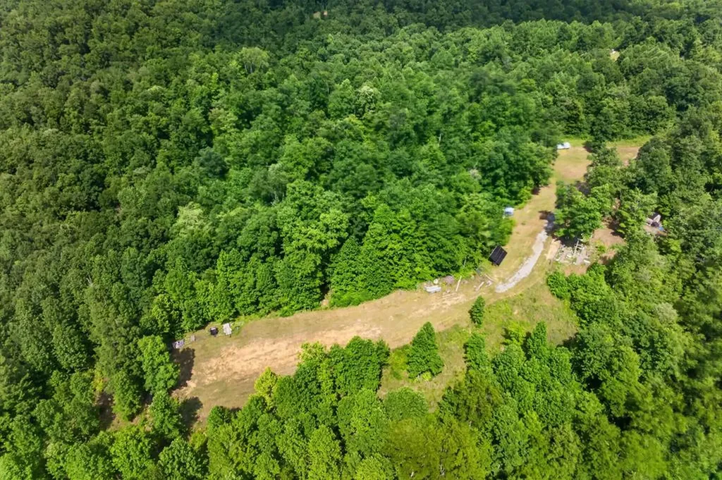 344 Runaway Lane Gainesboro TN 38562