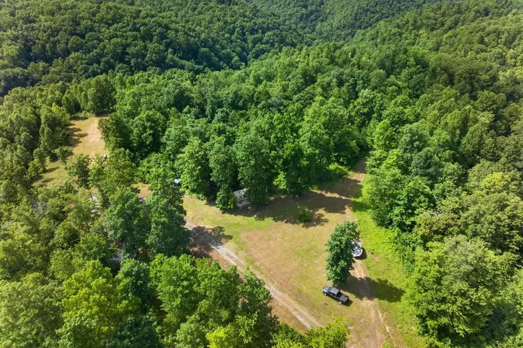 344 Runaway Lane Gainesboro TN 38562