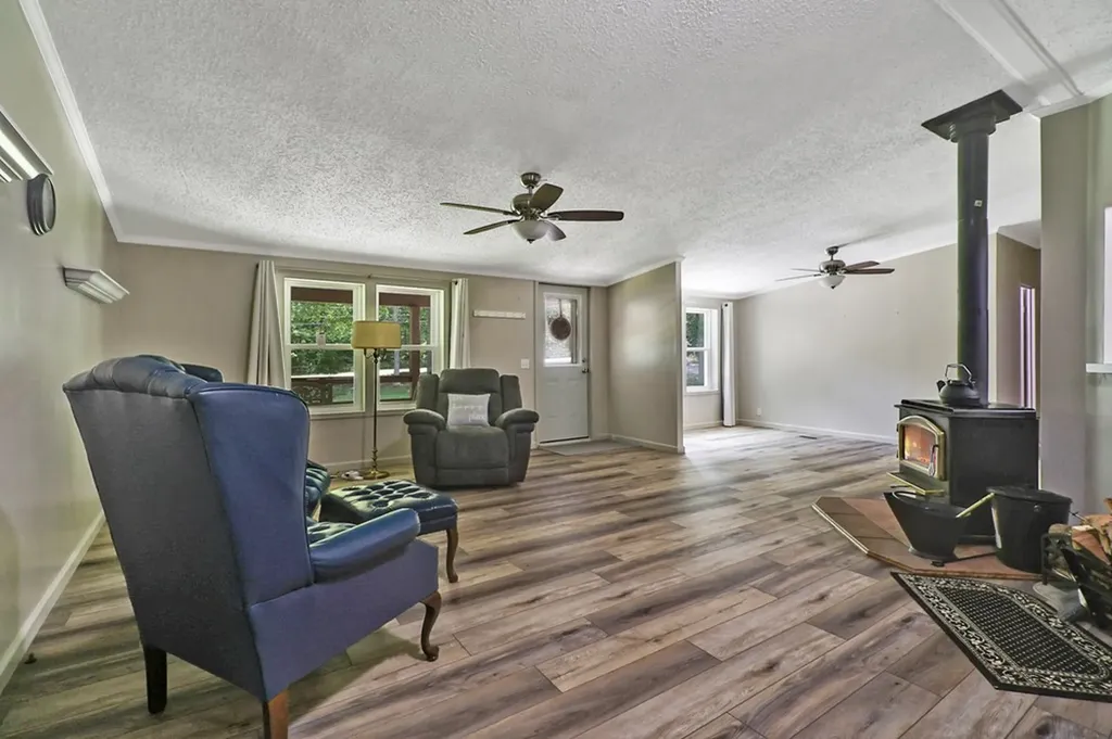 149 Vandever Lane Crossville TN 38572